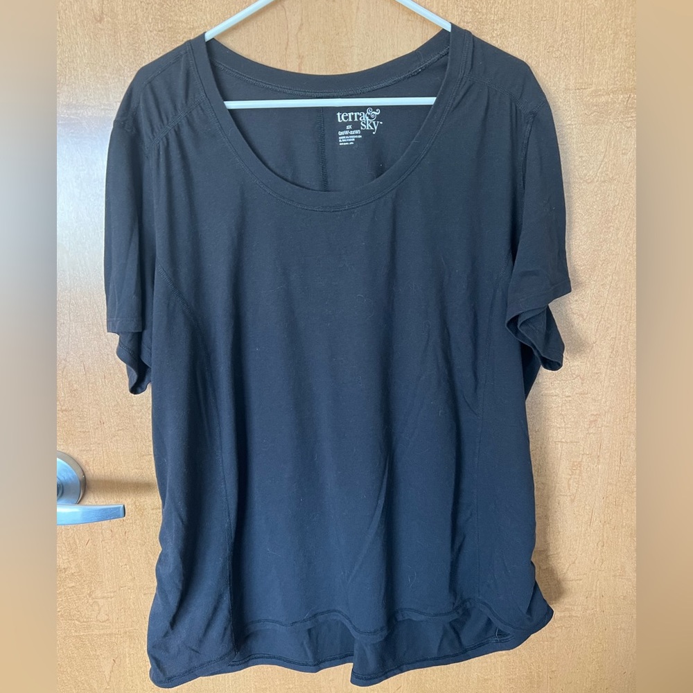 Terra & Sky womens scoop neck shirred side tee